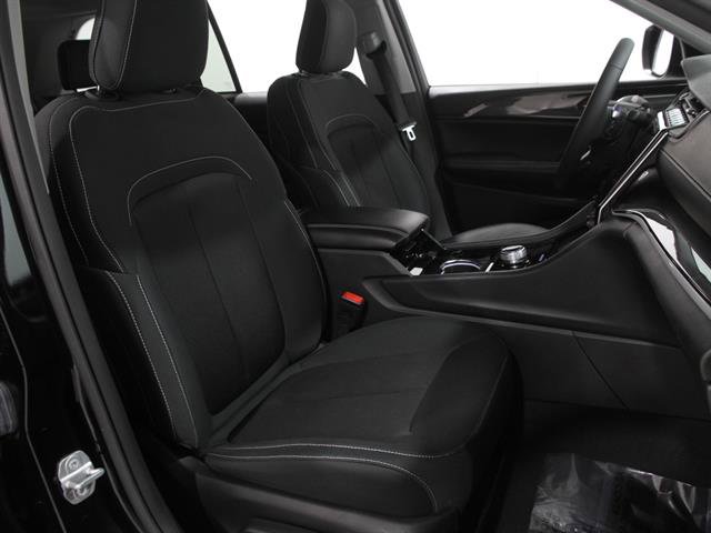 Used 2023 Jeep Grand Cherokee Laredo w/ Luxury Tech Group I image 16