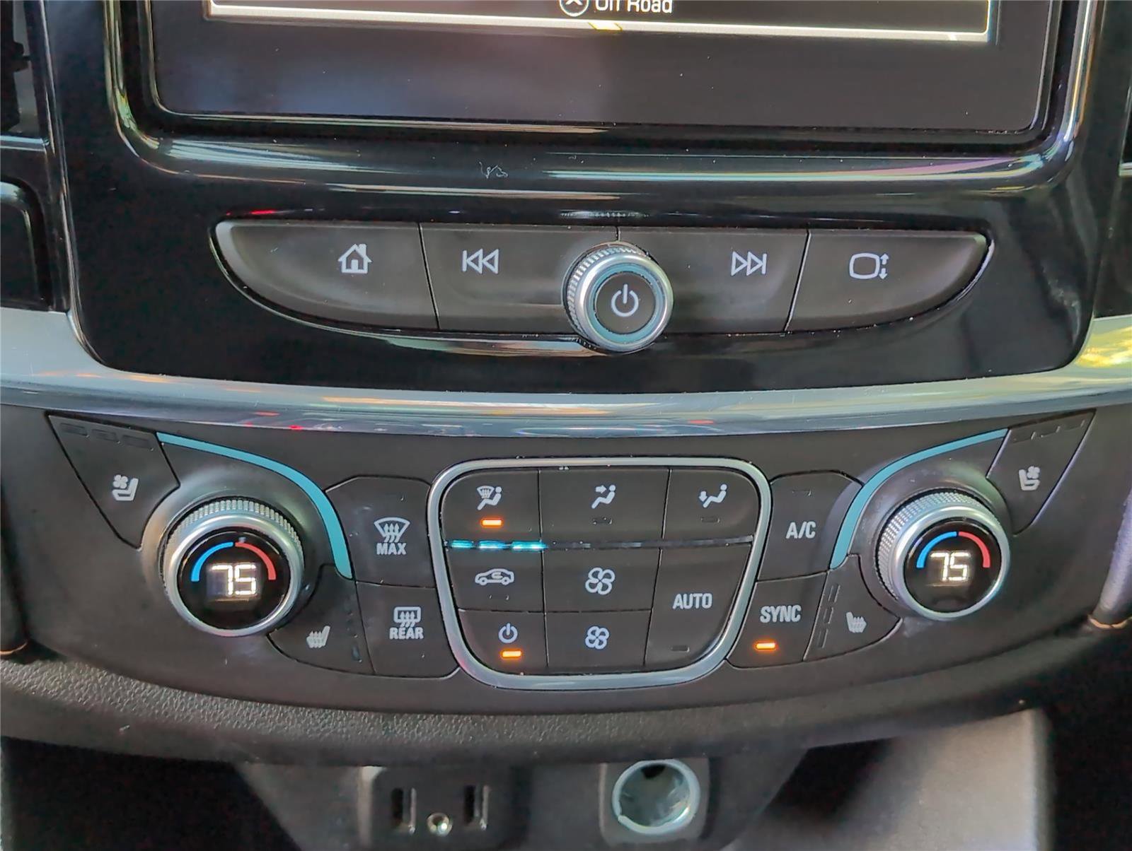 Used 2018 Chevrolet Traverse Premier w/ Redline Edition image 16