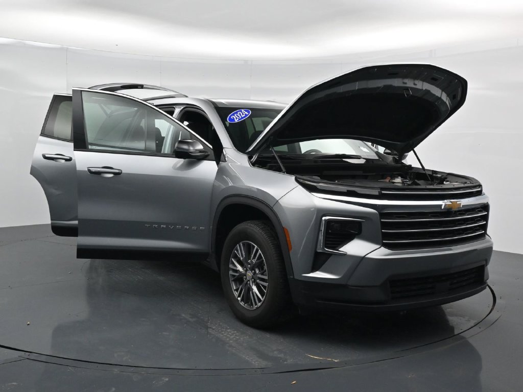 Used 2024 Chevrolet Traverse LT FWD image 44