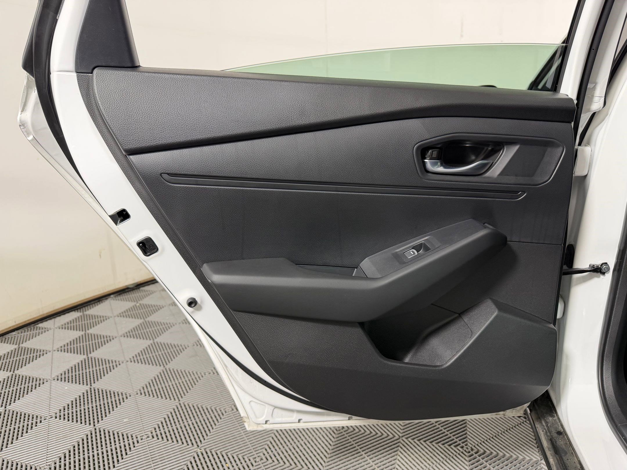 Certified 2025 Honda Accord Sport image 25