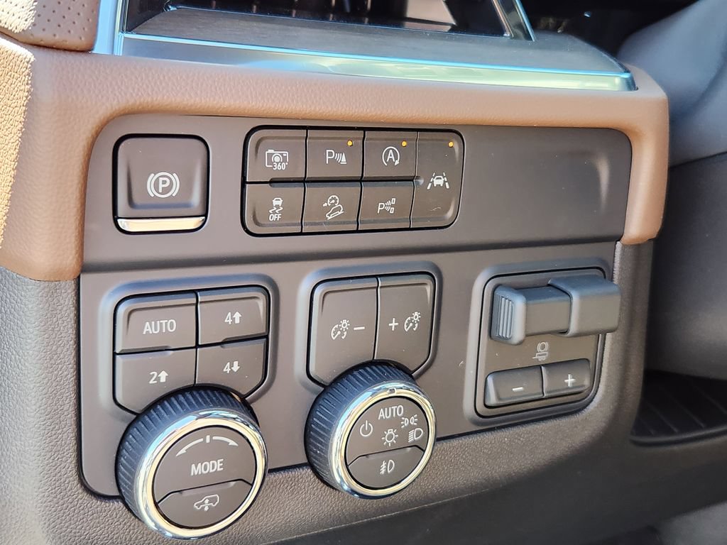 New 2026 Chevrolet Tahoe High Country AWD/4WD image 18