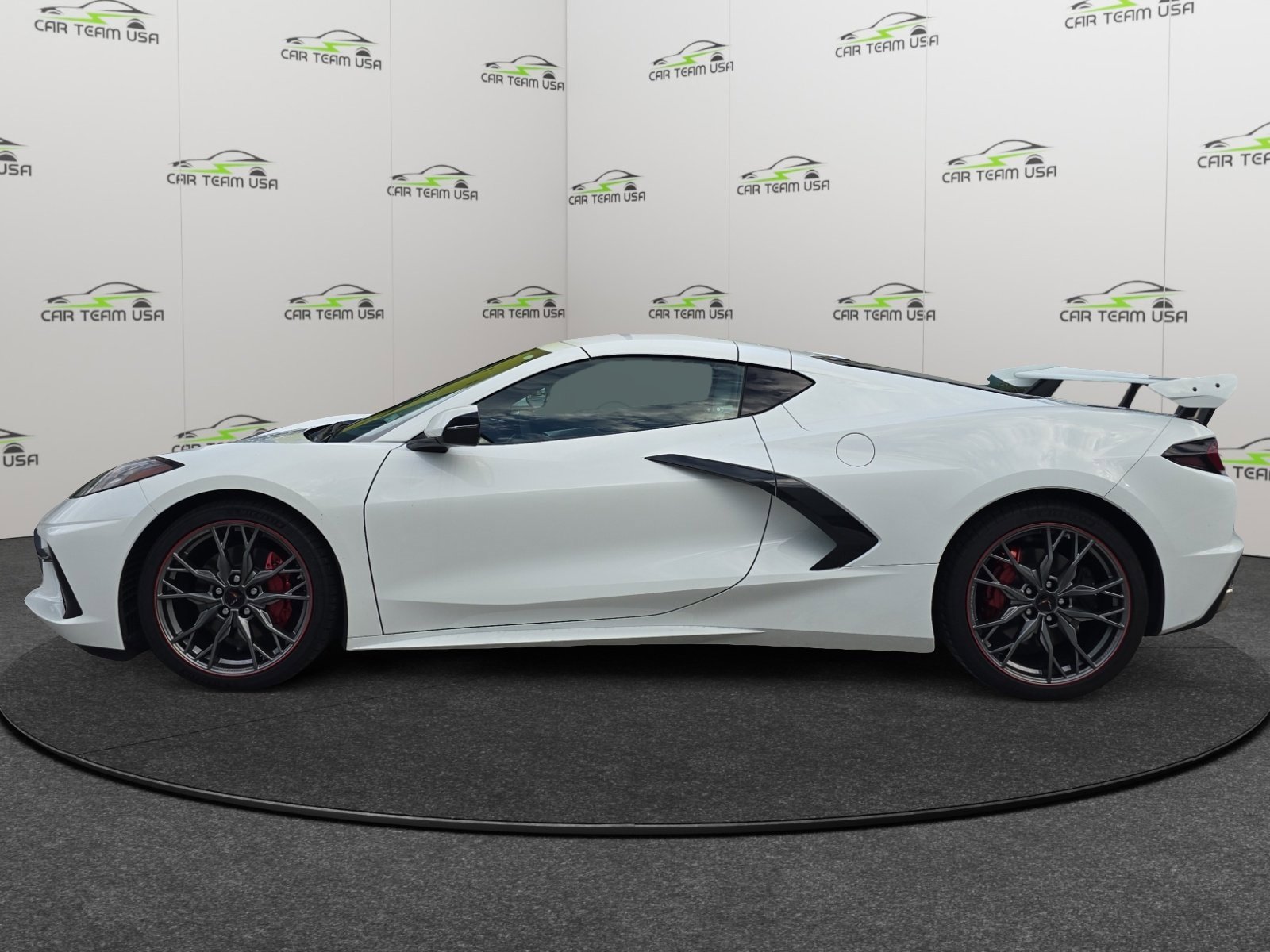 Used 2024 Chevrolet Corvette Stingray image 2