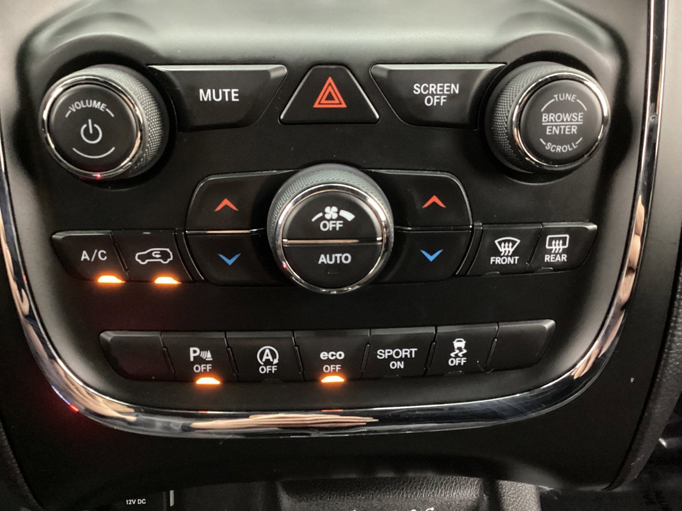 Used 2018 Dodge Durango SXT w/ Quick Order Package 2BB AWD/4WD image 37