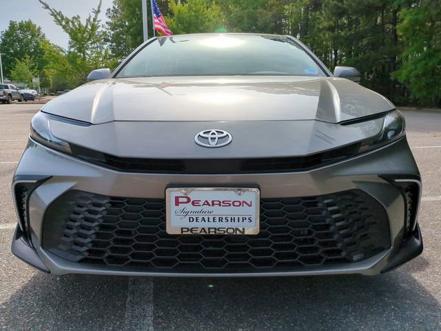 Used 2025 Toyota Camry SE w/ Convenience Package image 9