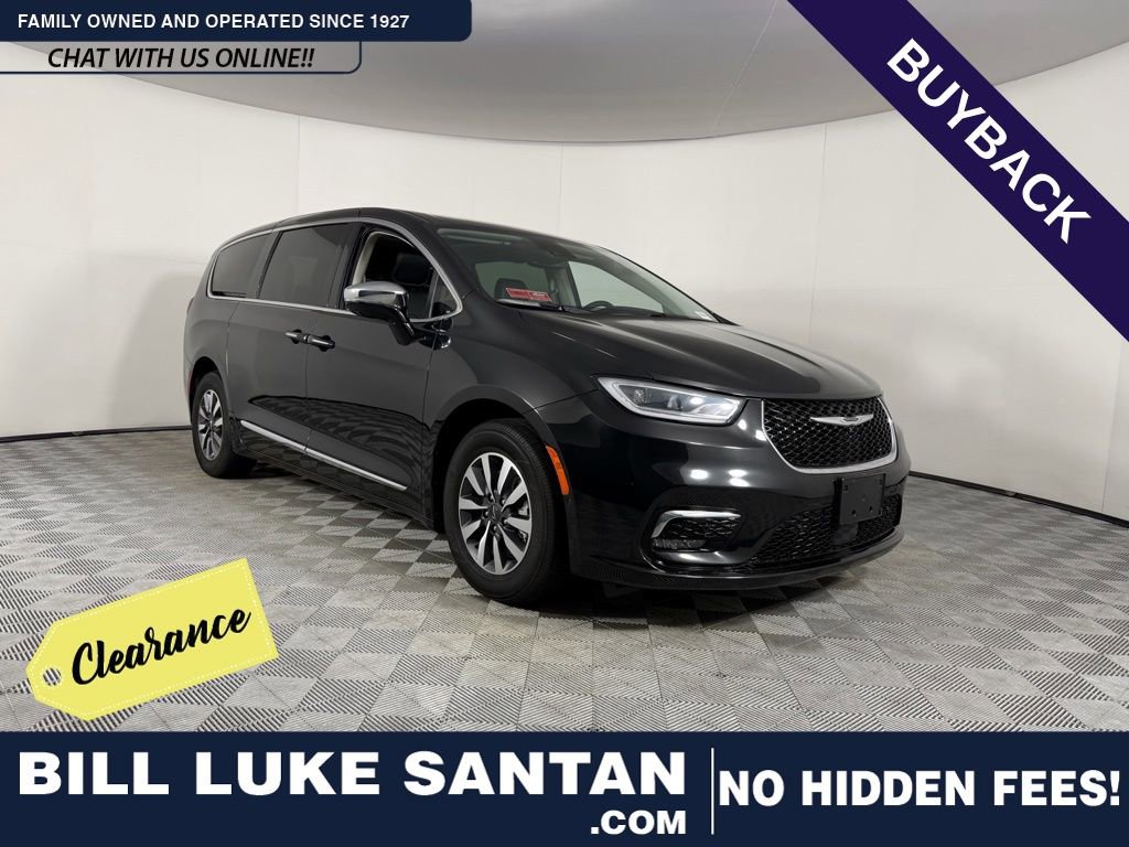 Used 2023 Chrysler Pacifica Limited image 1