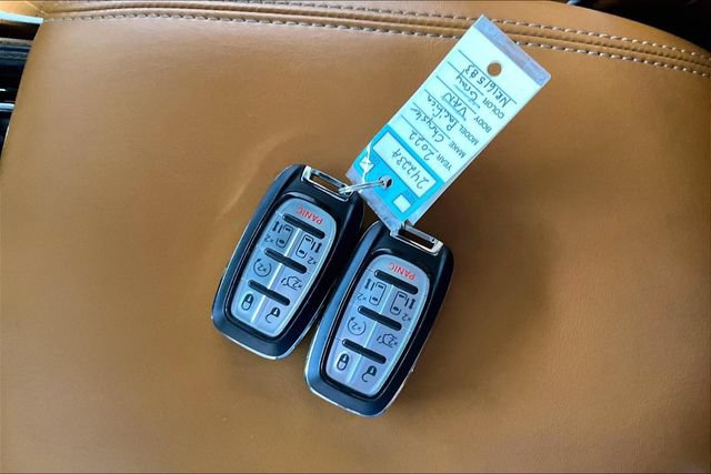 Used 2022 Chrysler Pacifica Pinnacle AWD/4WD image 41