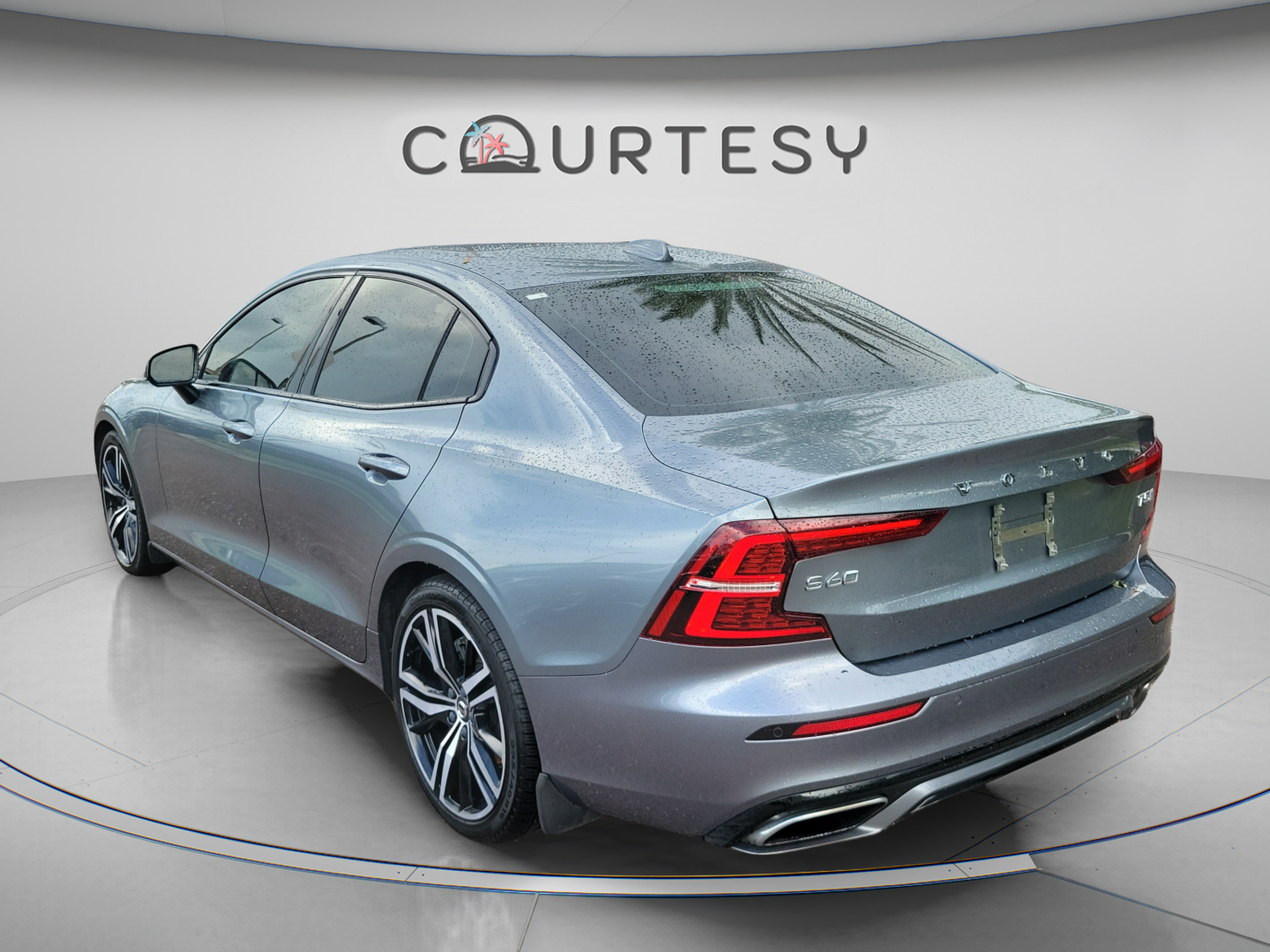Used 2019 Volvo S60 T5 R-Design FWD image 3
