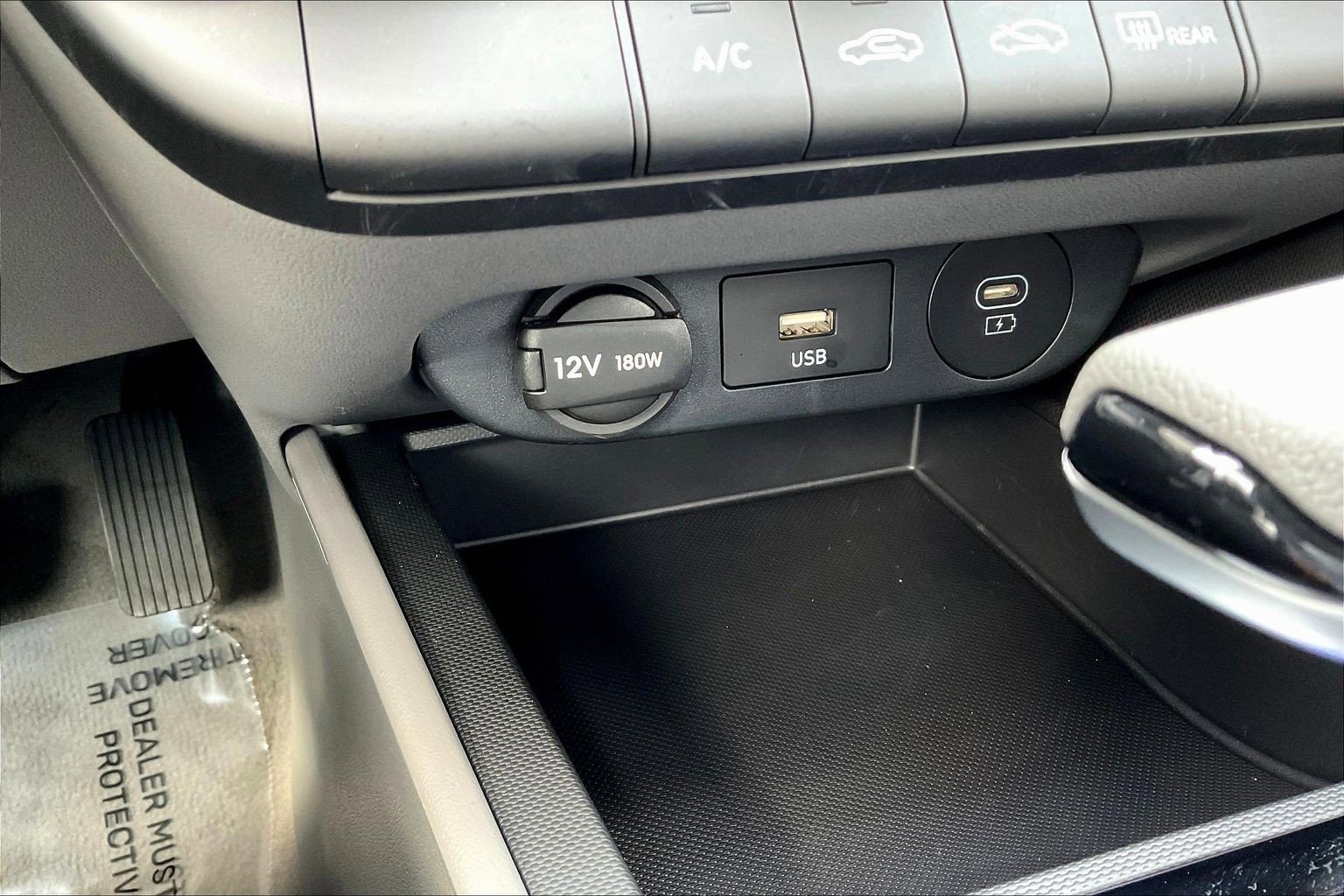 Certified 2025 Hyundai Elantra SE image 16