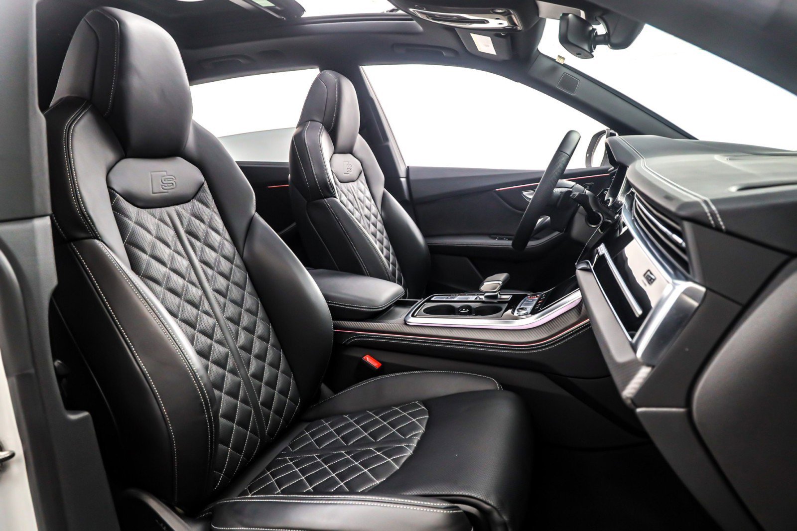 Used 2024 Audi SQ8 Premium Plus w/ Executive Package image 8