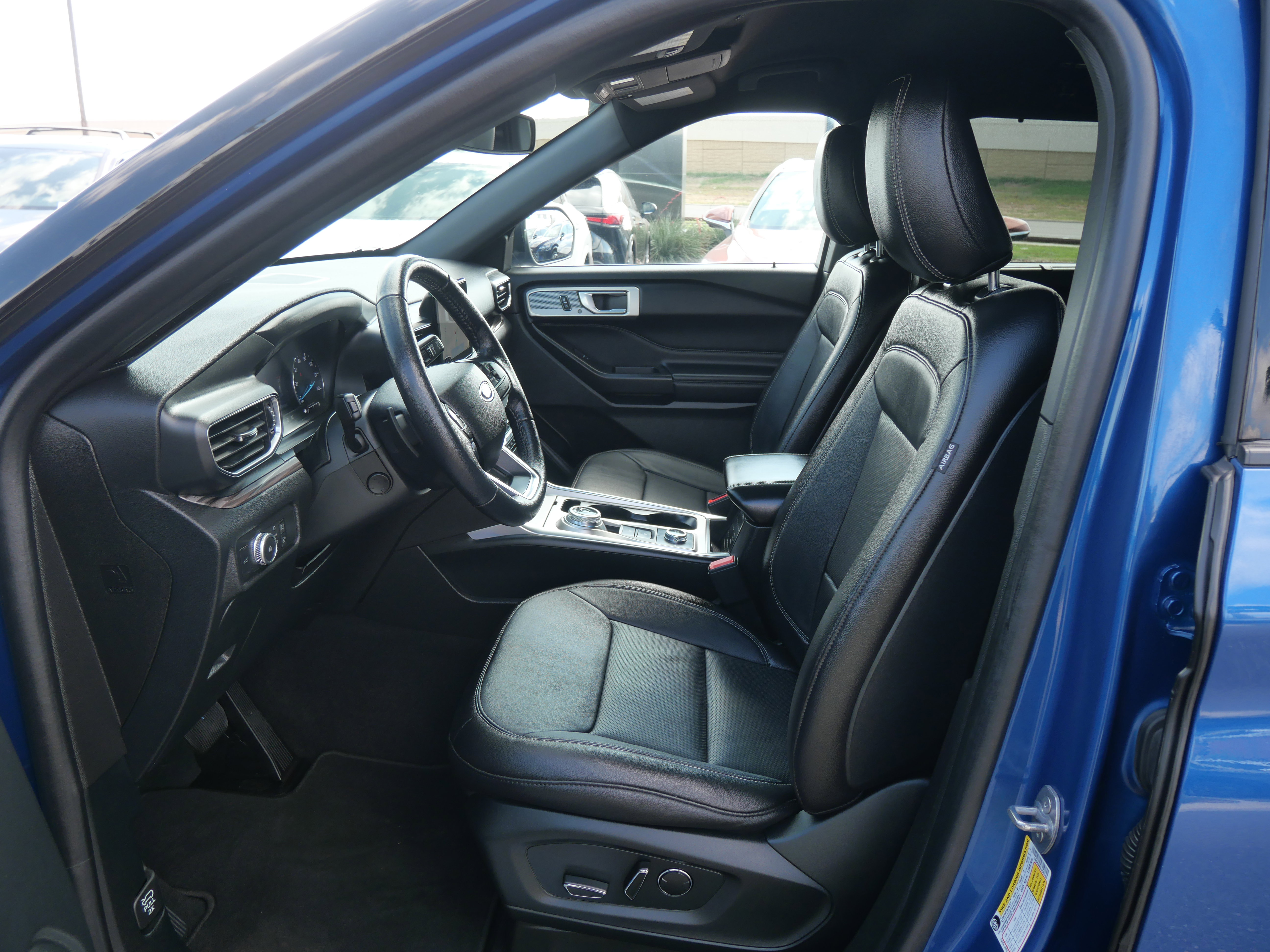 Used 2020 Ford Explorer Limited image 22