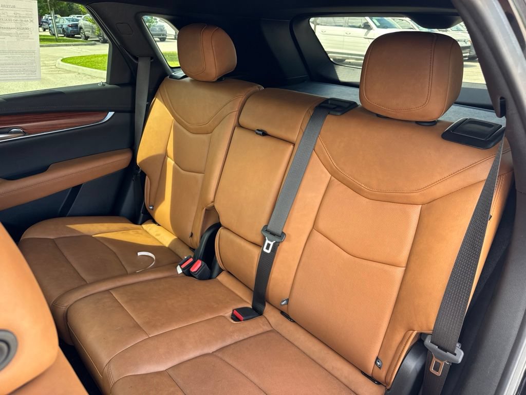 Used 2024 Cadillac XT5 Premium Luxury w/ Technology Package FWD image 11