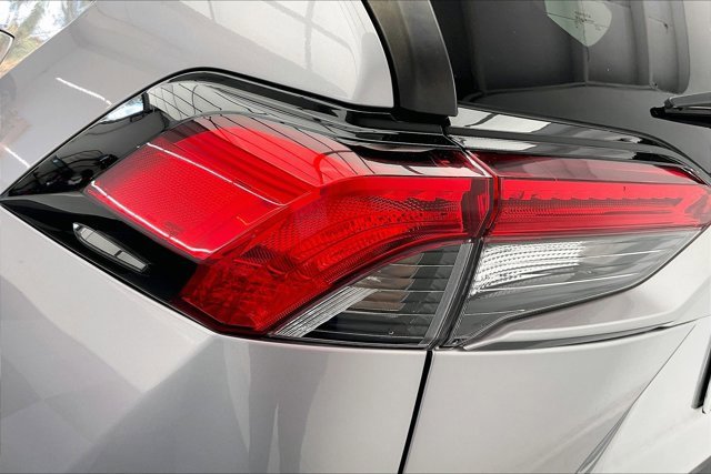 Used 2022 Toyota RAV4 XLE image 30