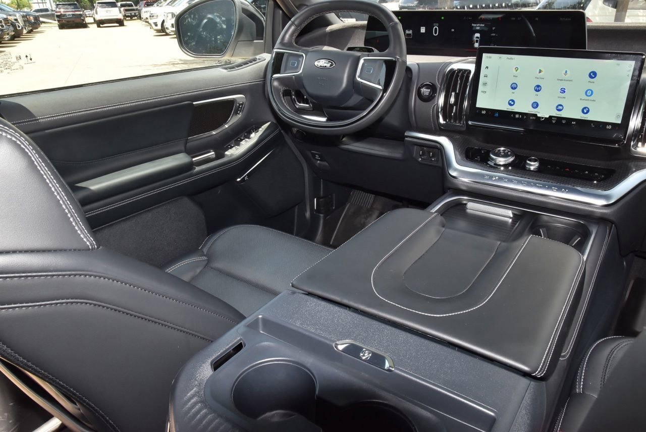 Certified 2025 Ford Expedition Platinum w/ Stealth Performance Package AWD/4WD image 16