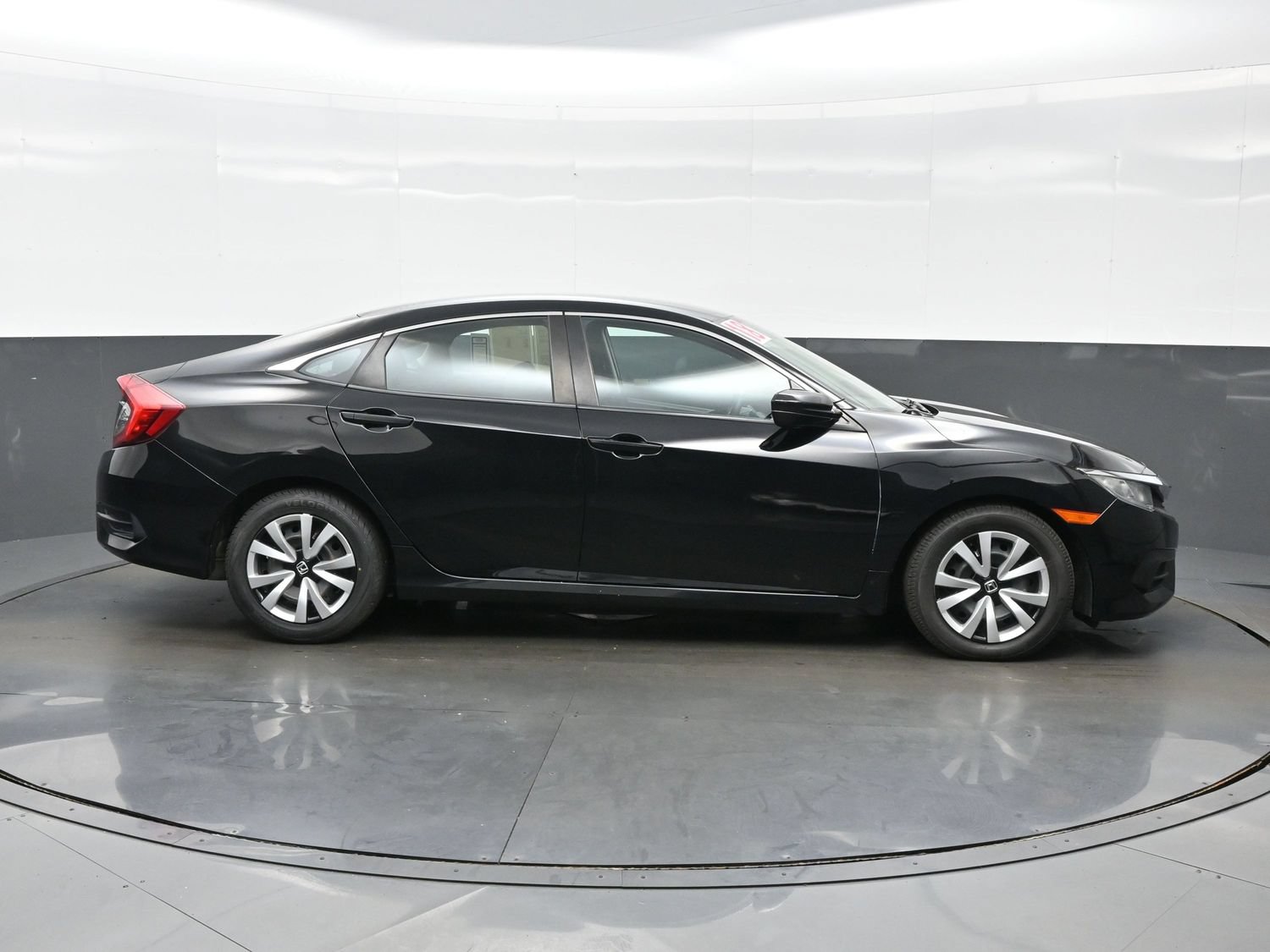 Used 2018 Honda Civic LX image 7