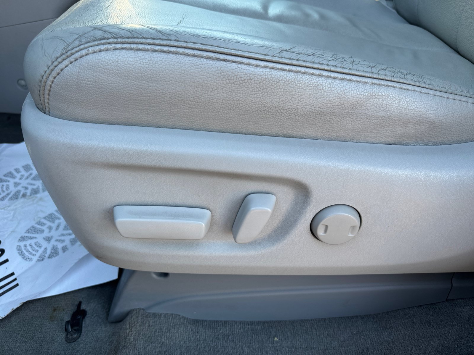 Used 2012 Toyota Sienna XLE FWD image 18