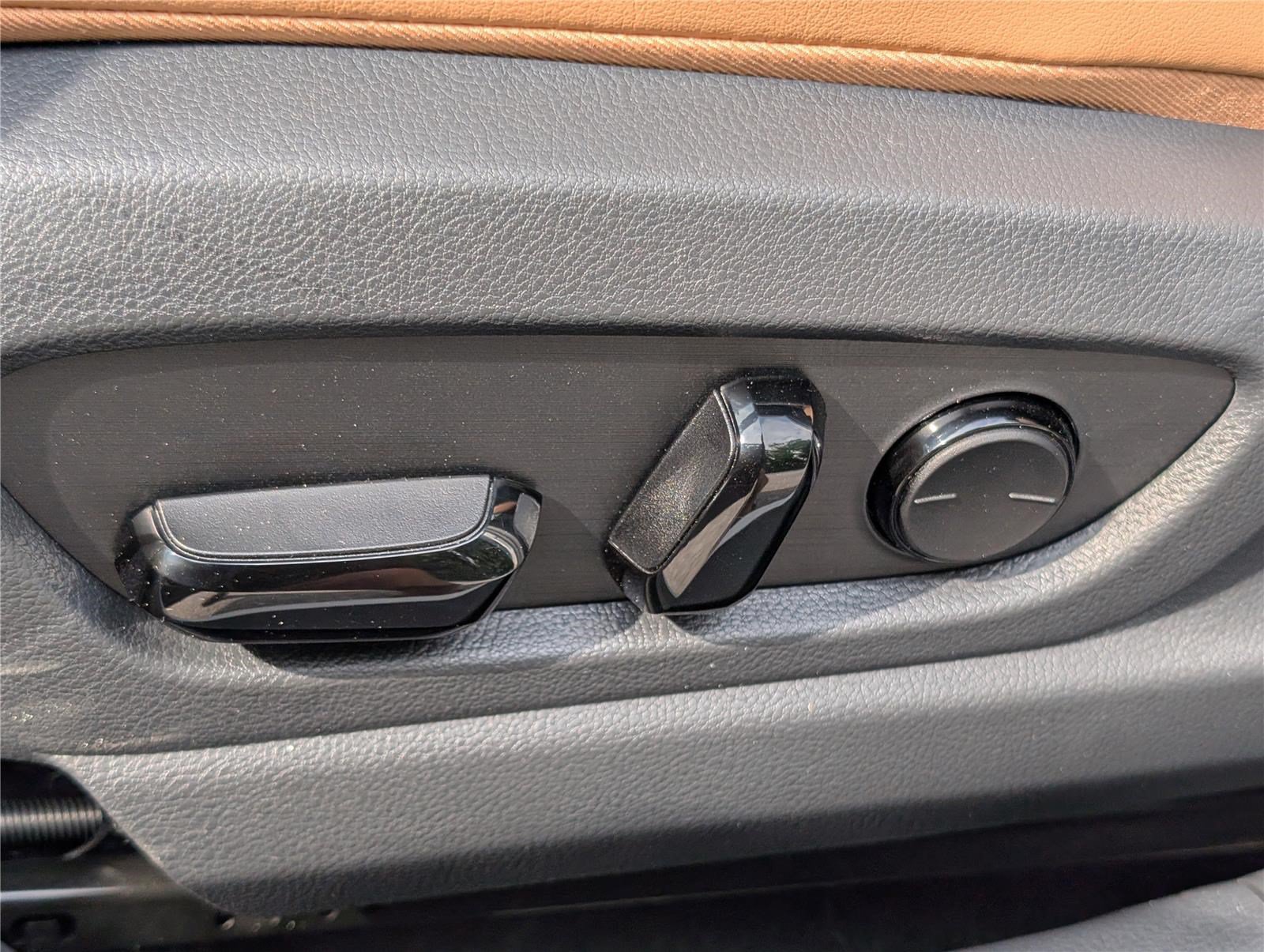 New 2026 Lexus UX 300h AWD image 15