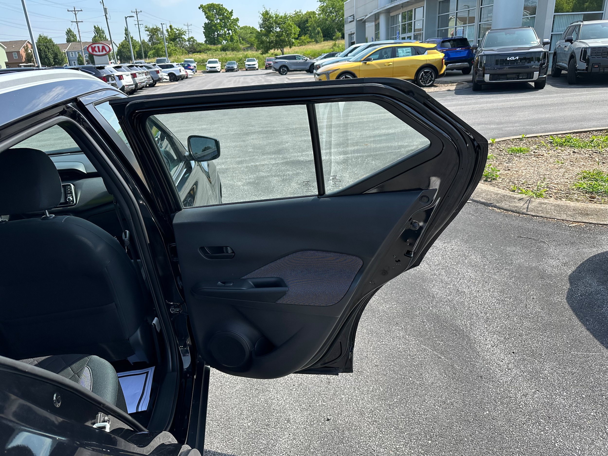 Used 2019 Nissan Kicks S FWD image 15