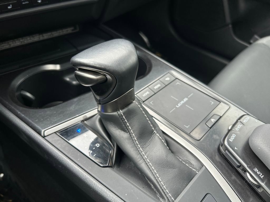 Used 2022 Lexus UX 250h w/ Premium Package image 10