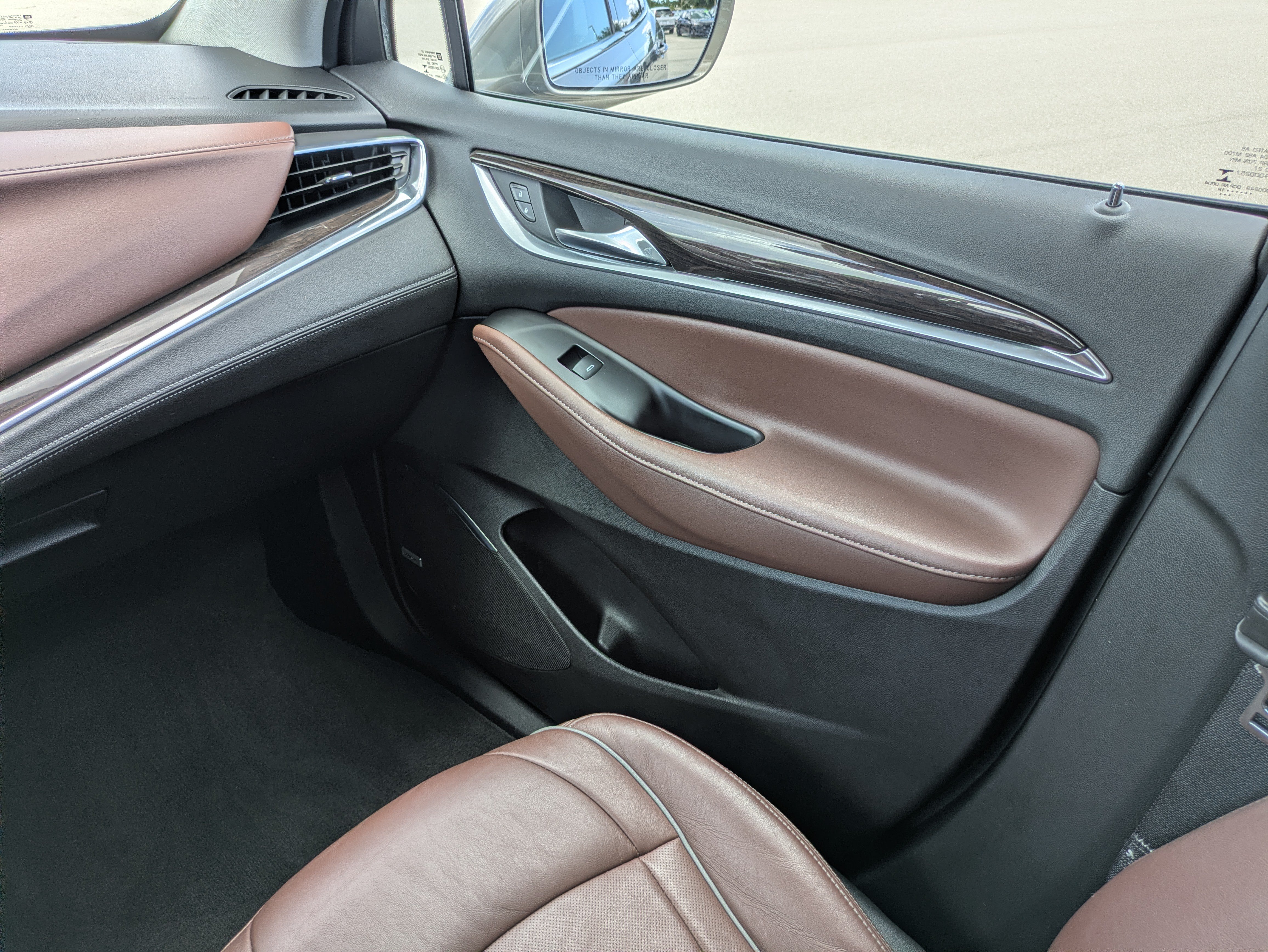 Used 2019 Buick Enclave Avenir w/ Avenir Technology Package AWD/4WD image 17