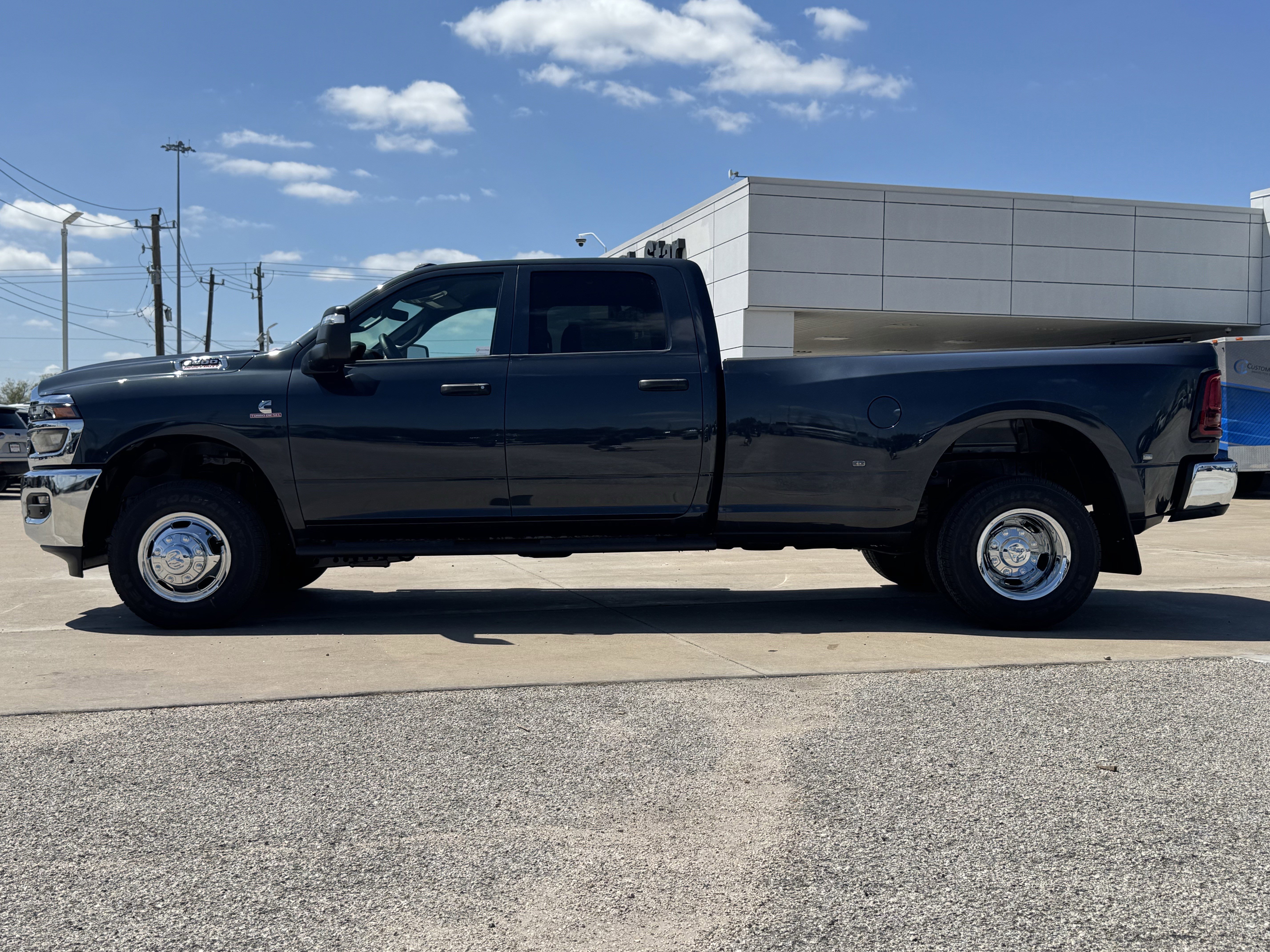 New 2026 RAM 3500 Tradesman AWD/4WD image 7