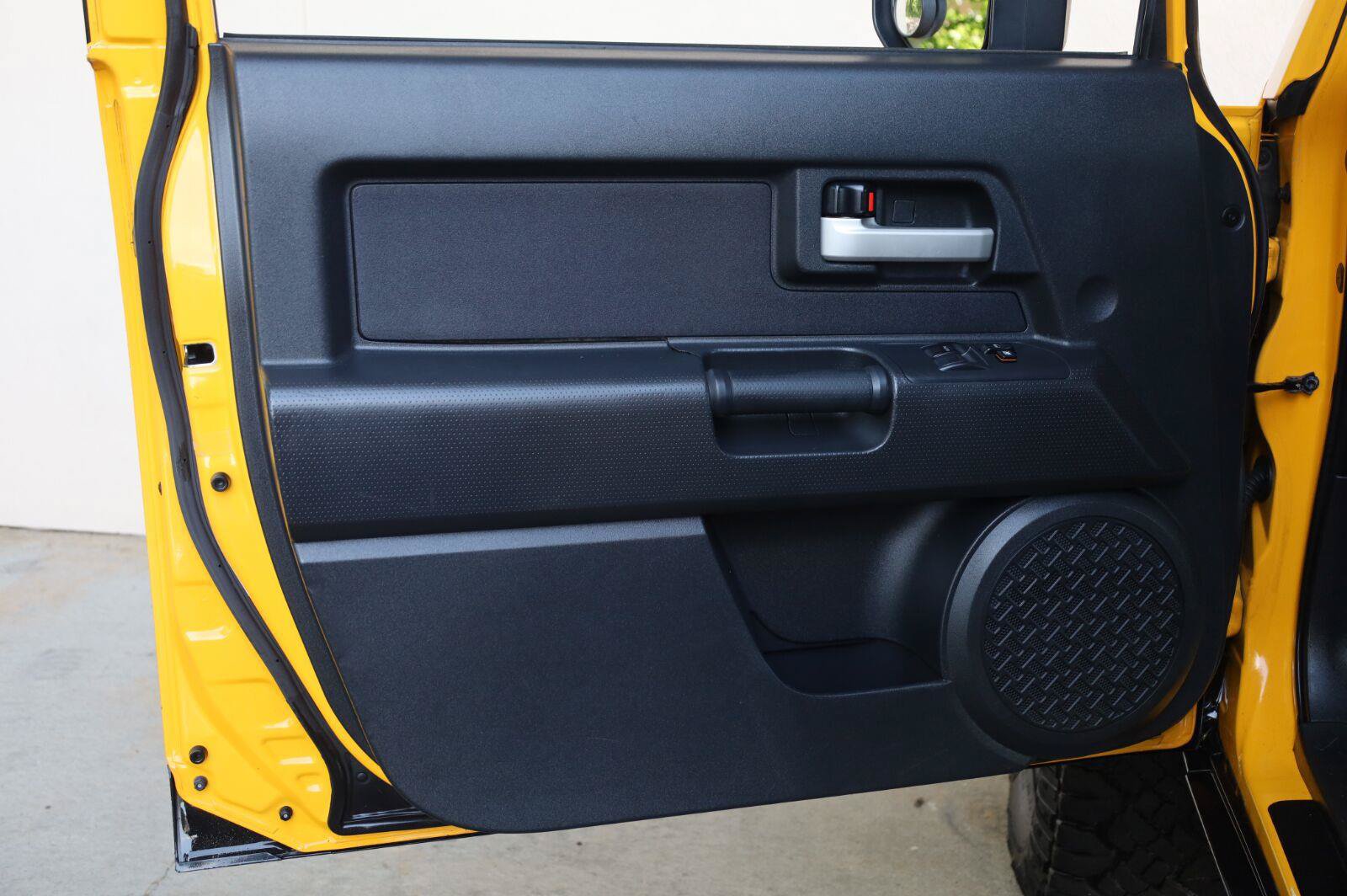 Used 2007 Toyota FJ Cruiser 4WD image 12
