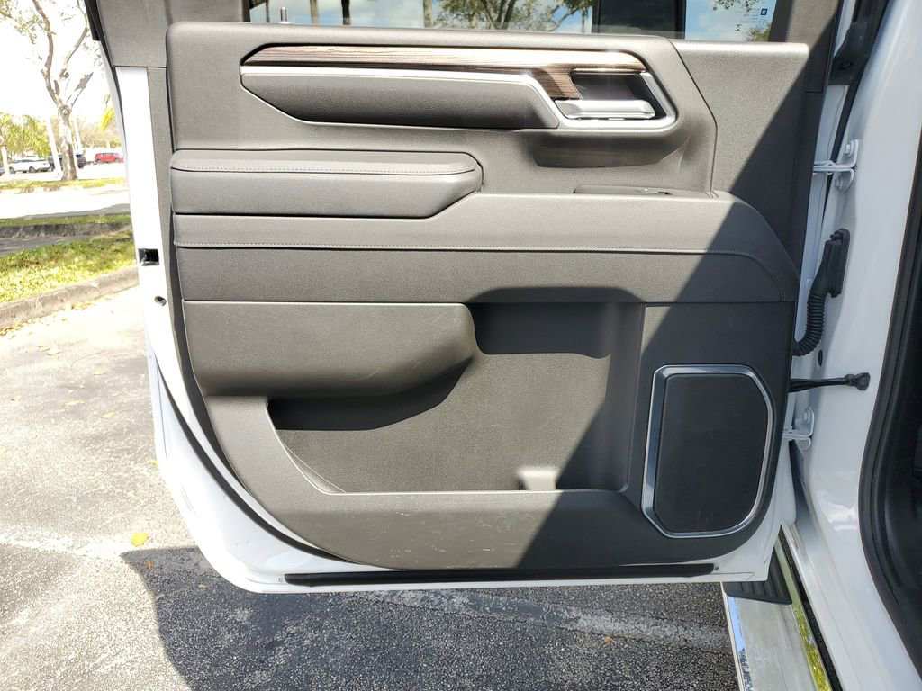 Used 2025 Chevrolet Silverado 2500 LT w/ Convenience Package AWD/4WD image 10