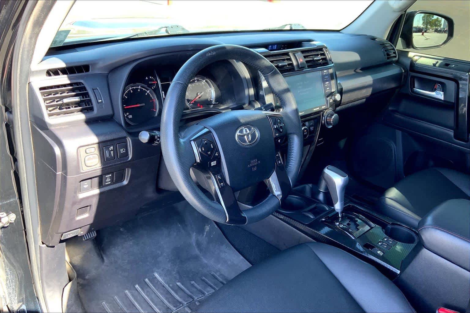 Used 2021 Toyota 4Runner TRD Off-Road Premium w/ Moonroof Package AWD/4WD image 18