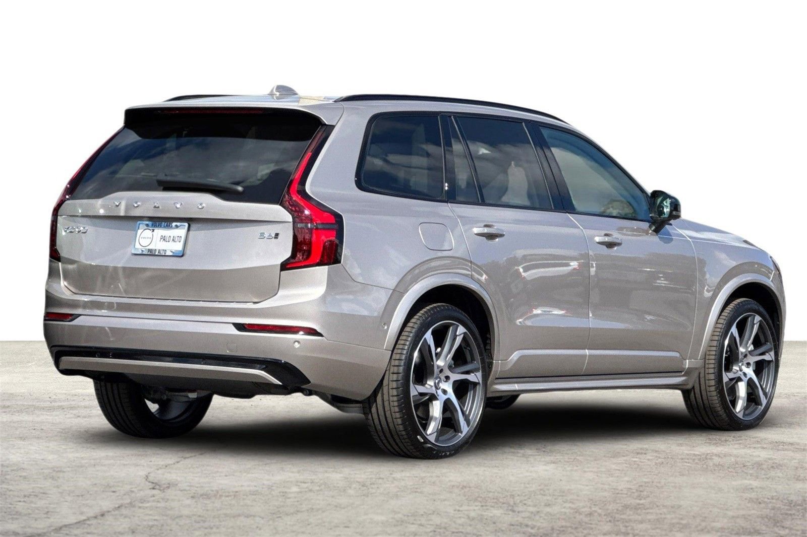 New 2026 Volvo XC90 B6 Ultra w/ Lounge Package image 2
