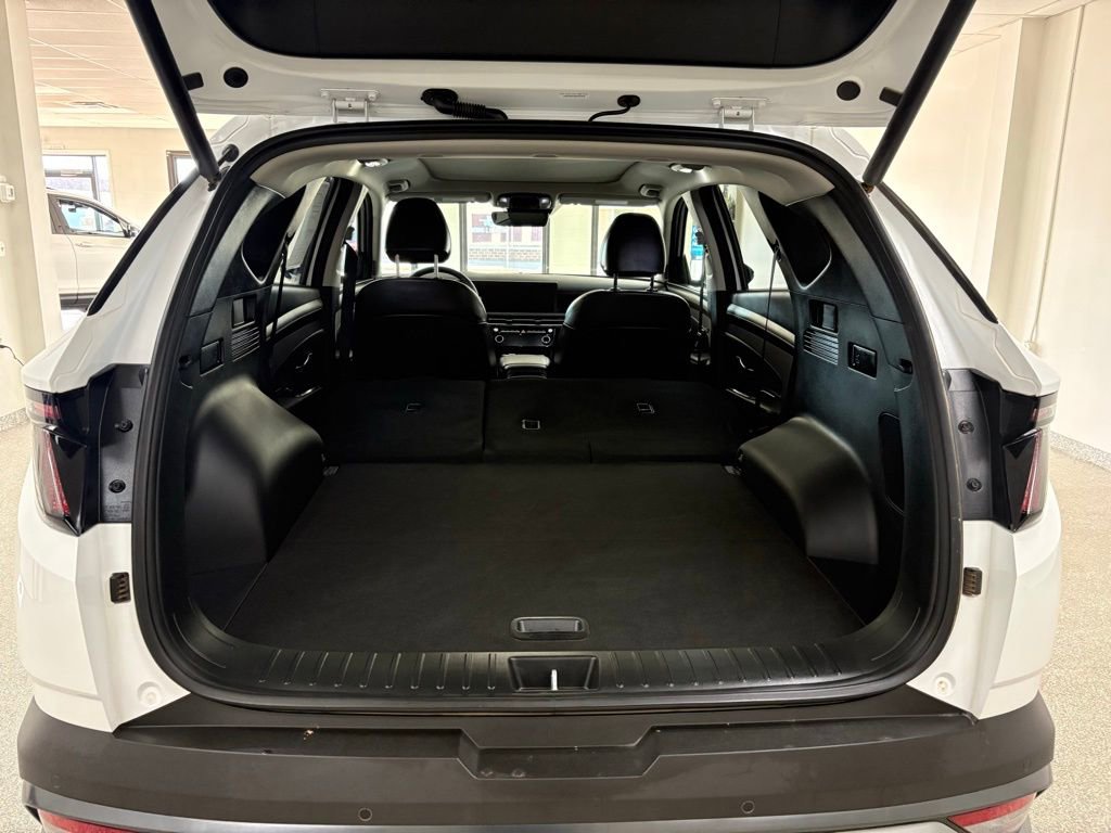 Used 2025 Hyundai Tucson Limited image 11