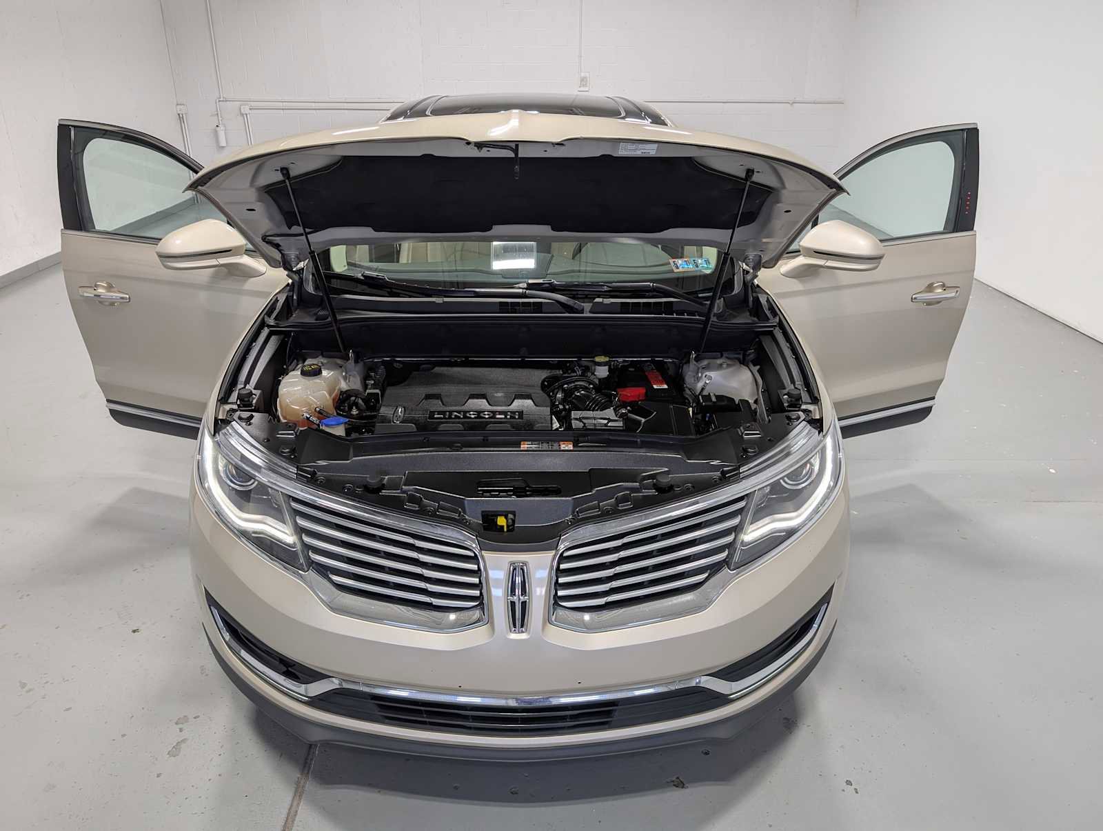 Used 2017 Lincoln MKX Reserve w/ Lincoln MKX Climate Package AWD/4WD image 13