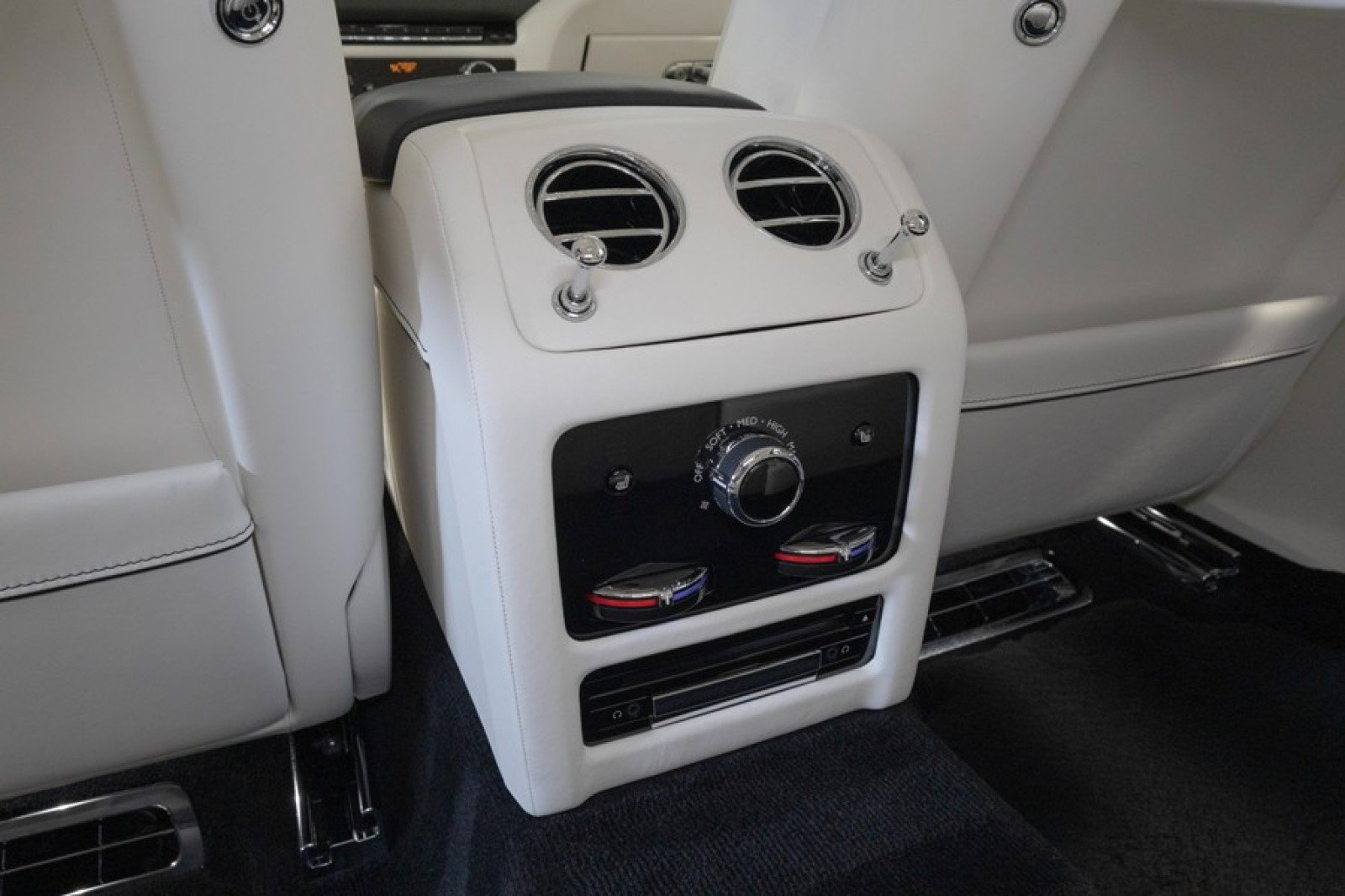 Used 2022 Rolls-Royce Ghost w/ Ghost Package AWD/4WD image 51