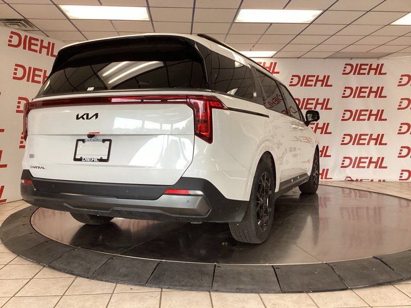 New 2026 Kia Carnival SX w/ SX Dark Edition Package FWD image 7