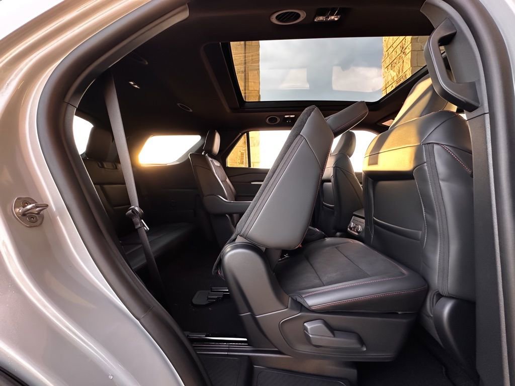 New 2026 Ford Explorer ST w/ Sun And Sound Package image 26