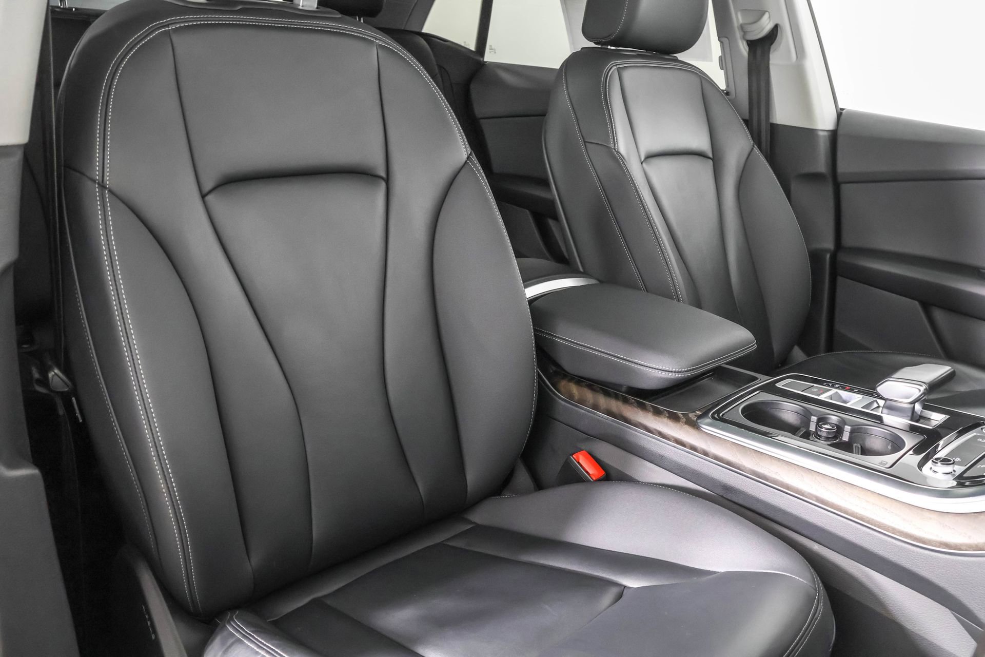 Used 2022 Audi Q8 Premium image 47