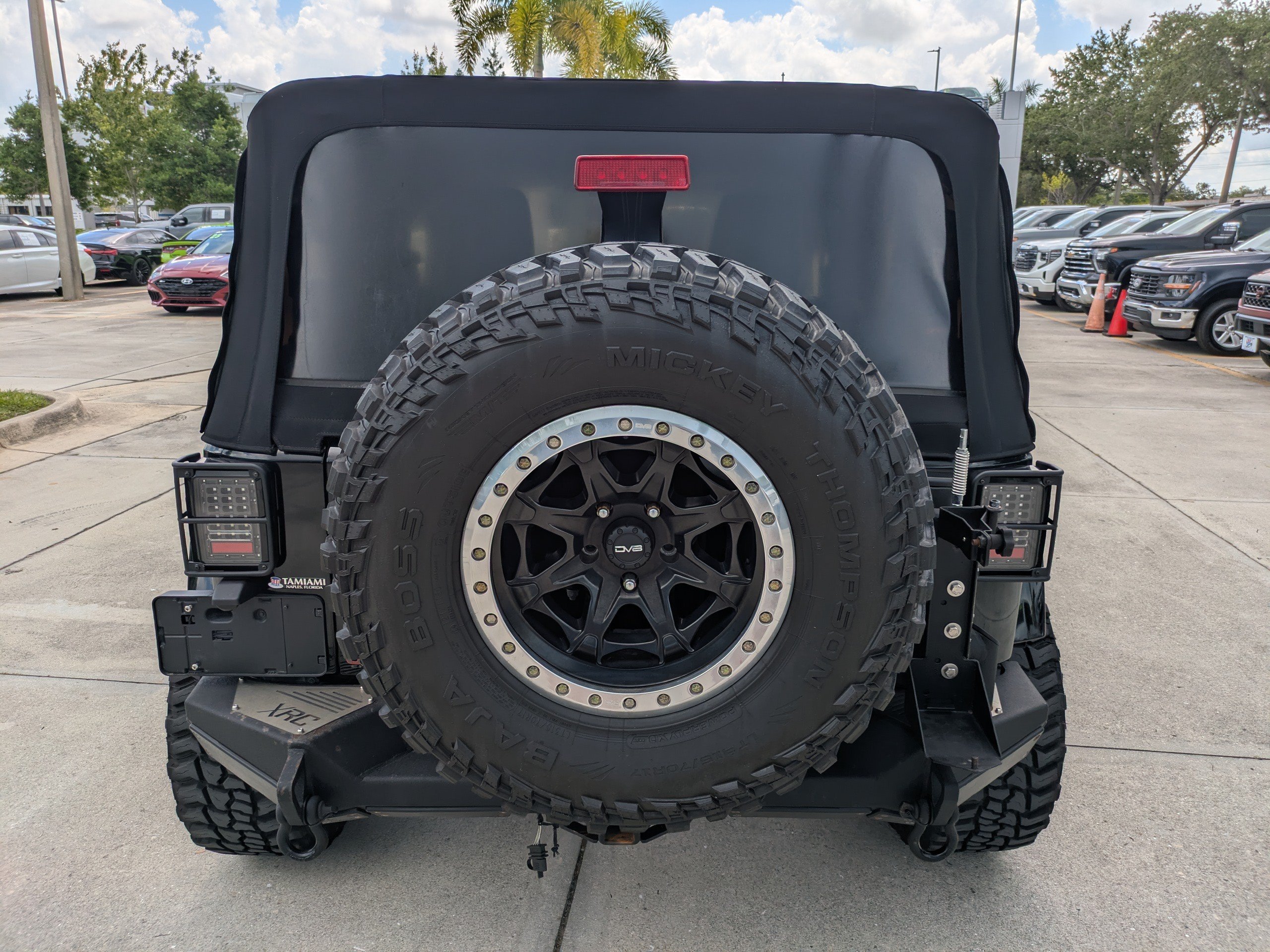 Used 2014 Jeep Wrangler Sahara w/ Connectivity Group AWD/4WD image 5