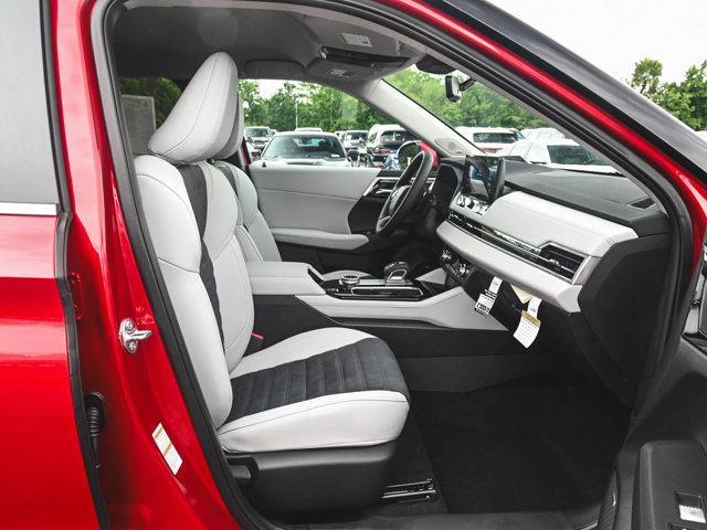 New 2025 Mitsubishi Outlander SE AWD/4WD image 31
