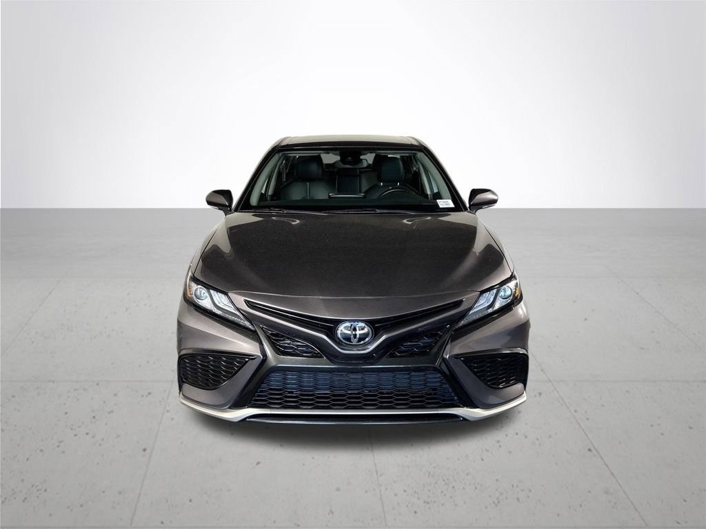 Used 2024 Toyota Camry XSE FWD image 3