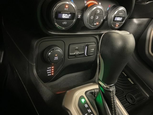 Used 2017 Jeep Renegade Limited AWD/4WD image 20