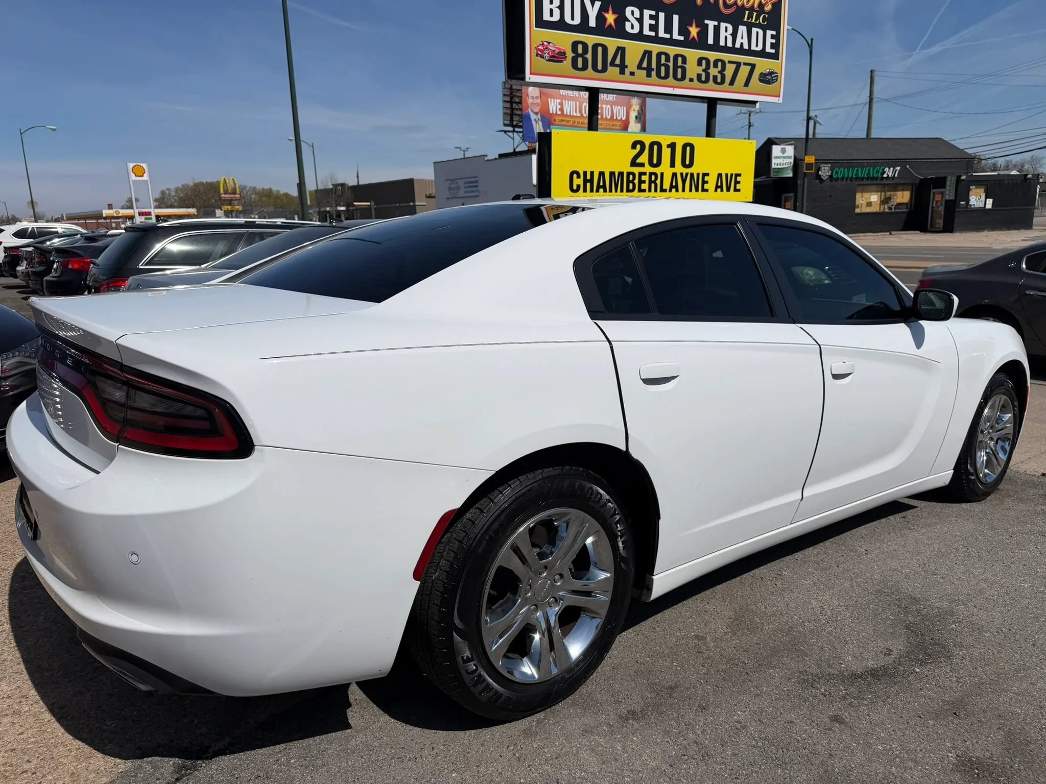 Used 2015 Dodge Charger SE w/ Popular Equipment Group RWD image 3