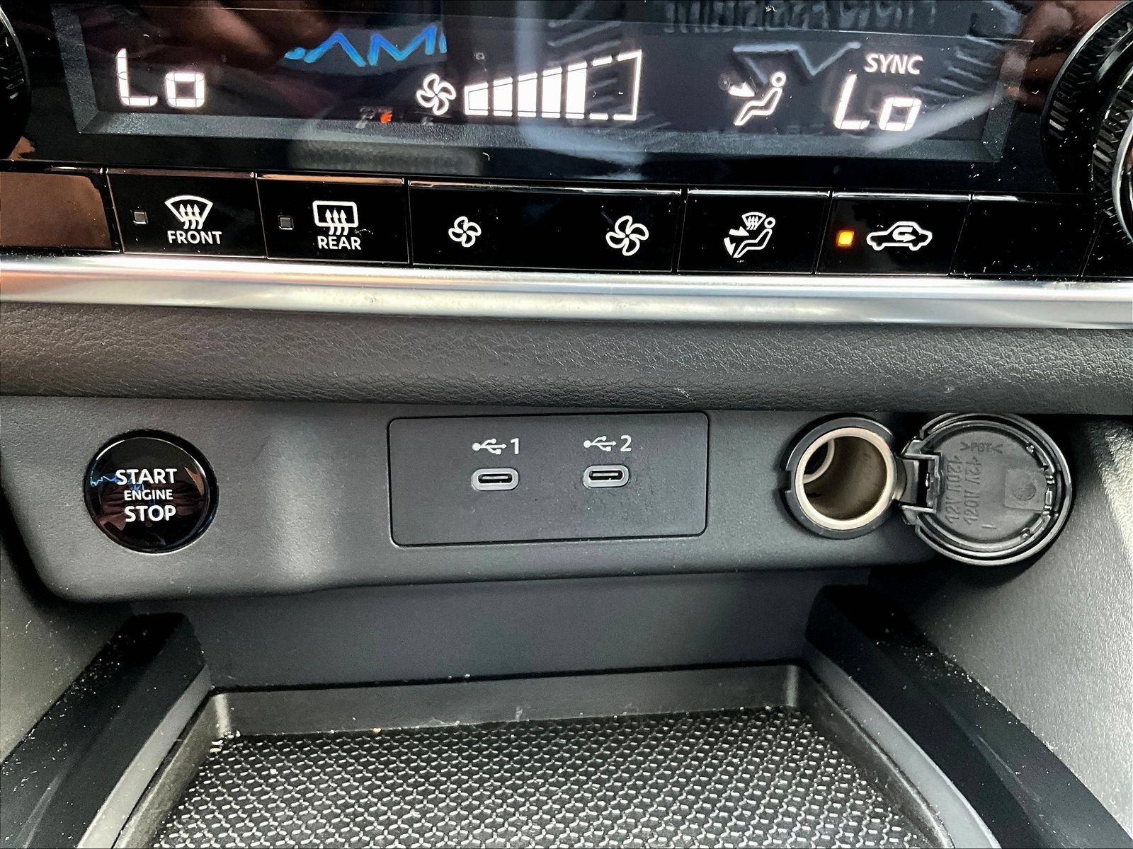 Used 2025 Nissan Rogue SV AWD/4WD image 18