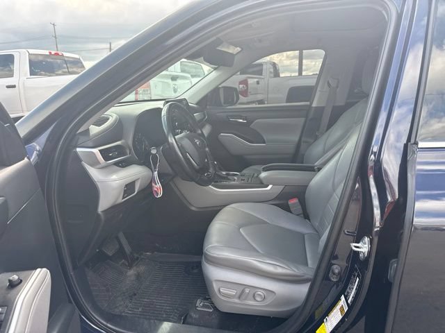 Used 2020 Toyota Highlander XLE w/ Protection Package #3 AWD/4WD image 10