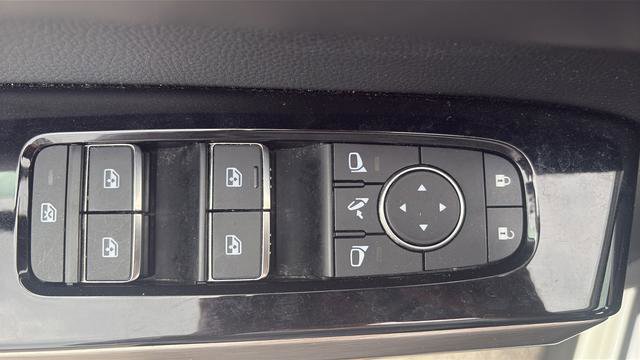 Used 2023 Nissan Pathfinder Platinum w/ Cargo Package AWD/4WD image 13