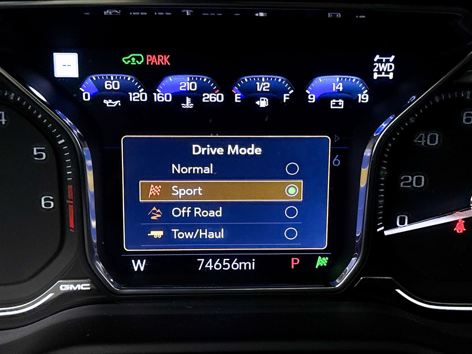 Used 2021 GMC Yukon Denali w/ Denali Ultimate Package AWD/4WD image 12