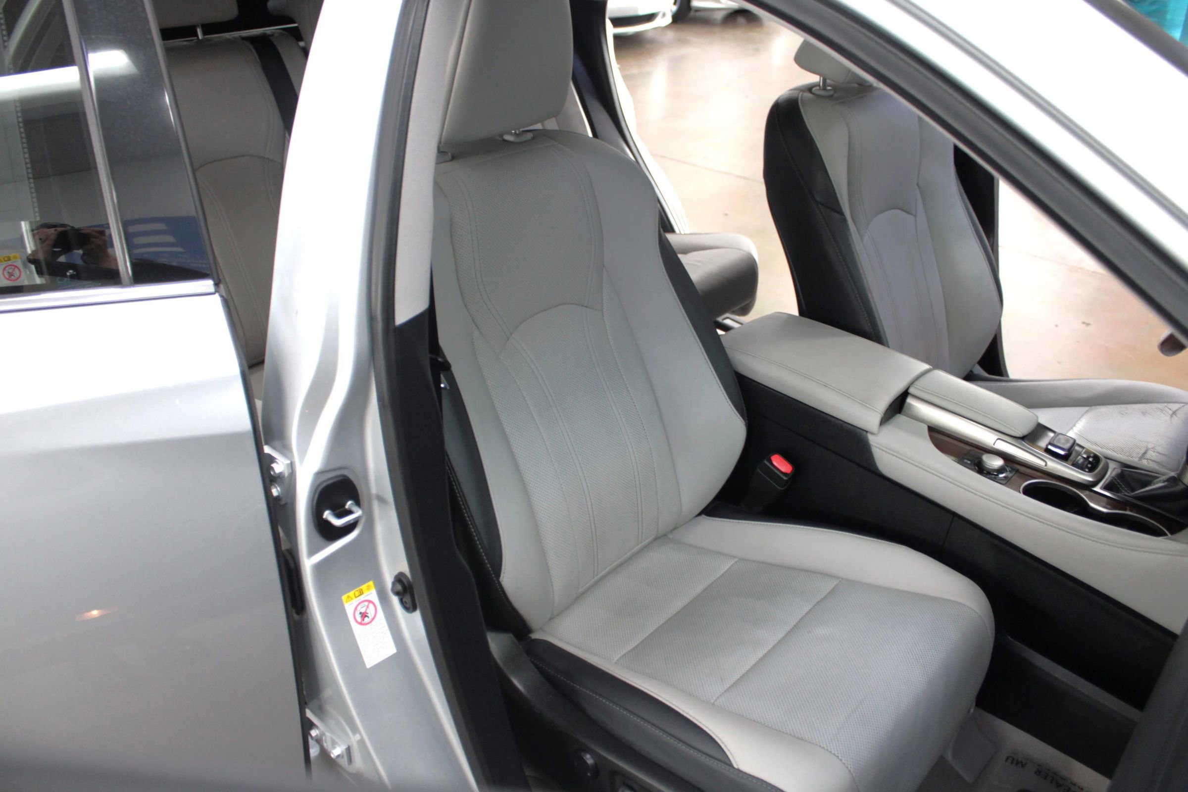 Used 2017 Lexus RX 350 FWD w/ Premium Package image 13