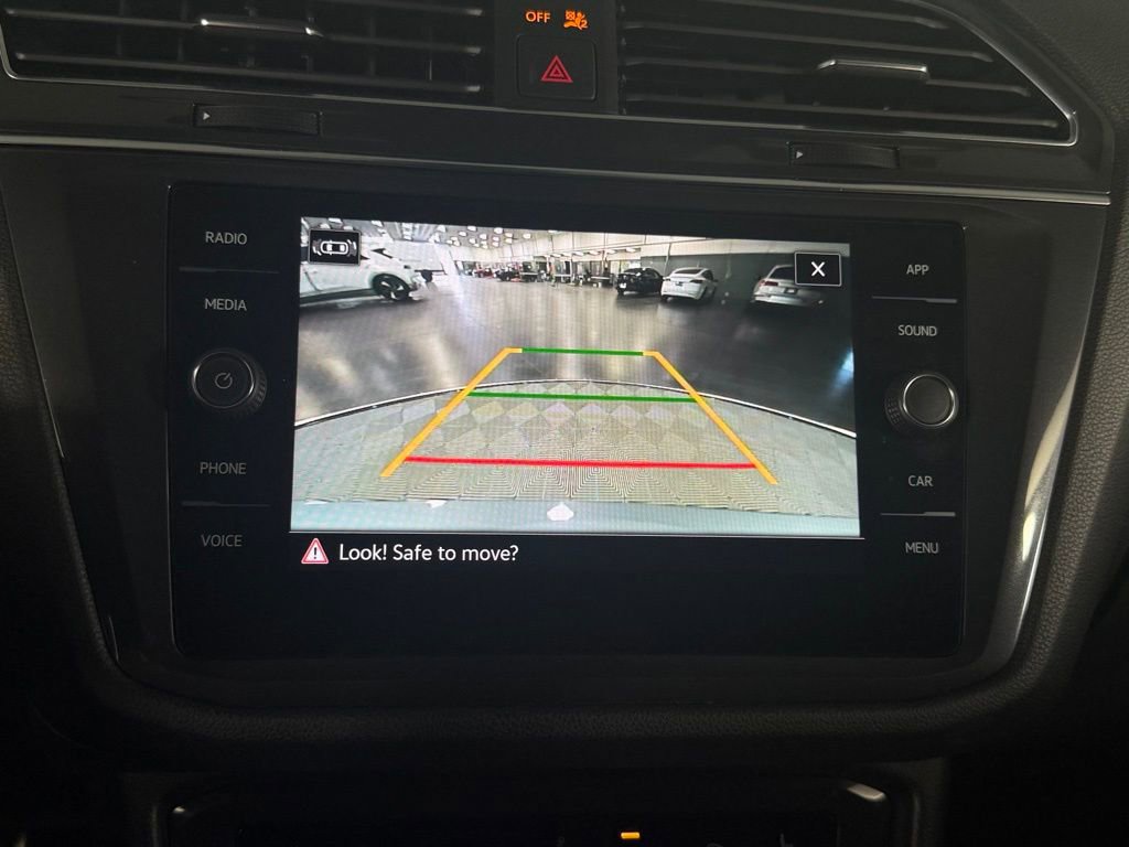 Used 2023 Volkswagen Tiguan SE R-Line FWD image 15