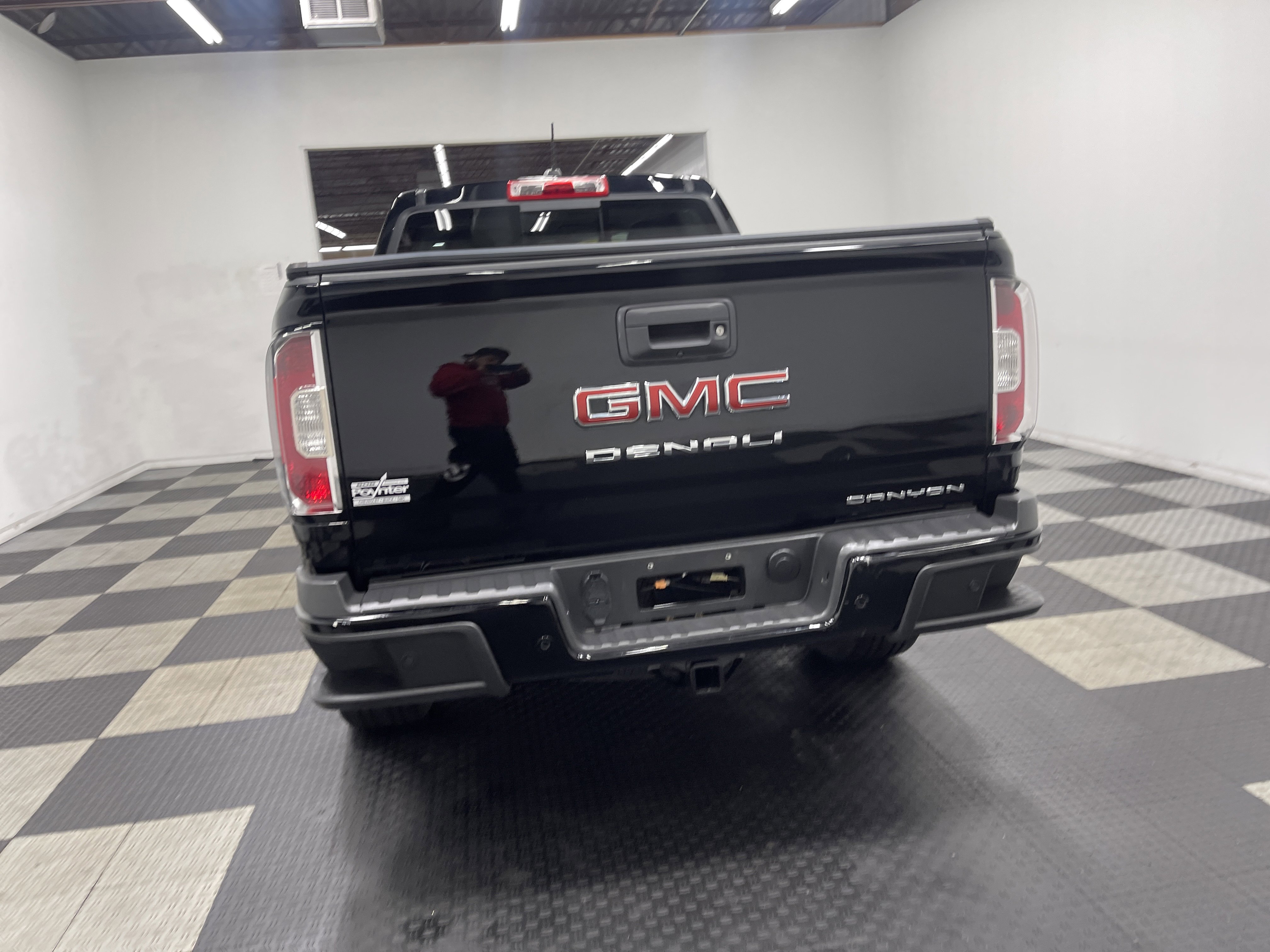 Used 2022 GMC Canyon Denali image 3