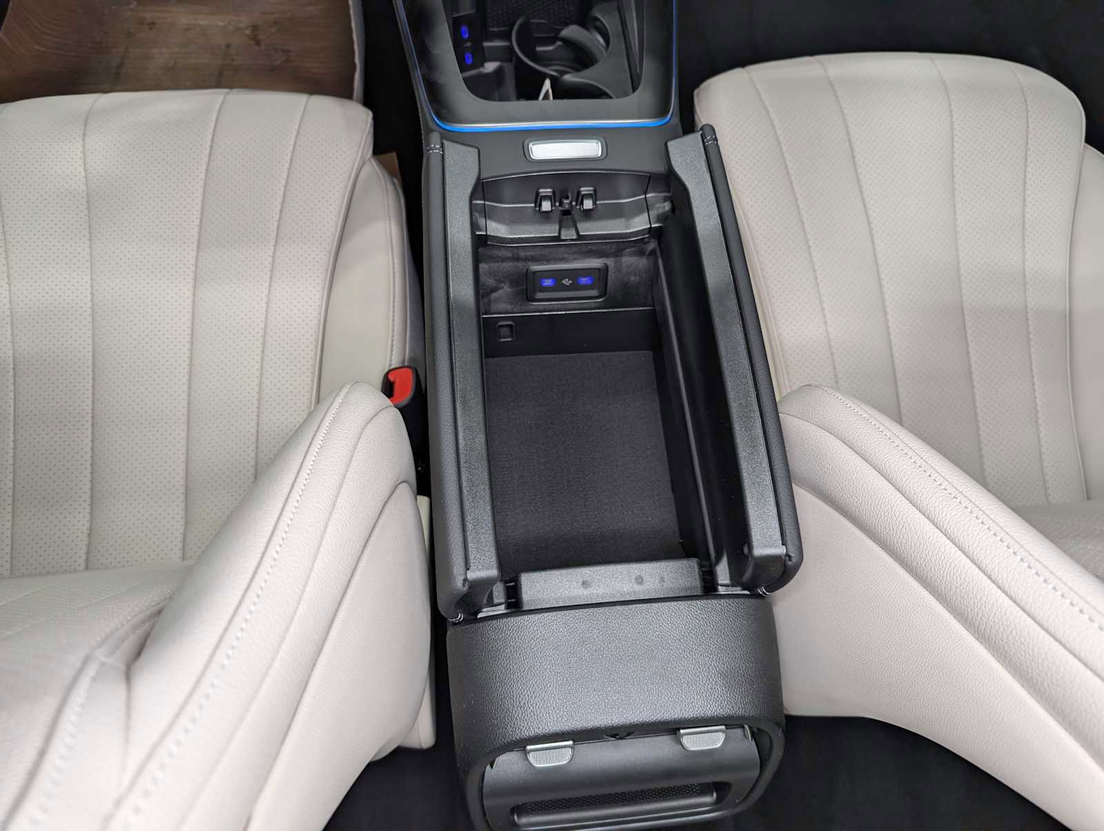 New 2026 Mercedes-Benz E 450 4MATIC All-Terrain Wagon image 16