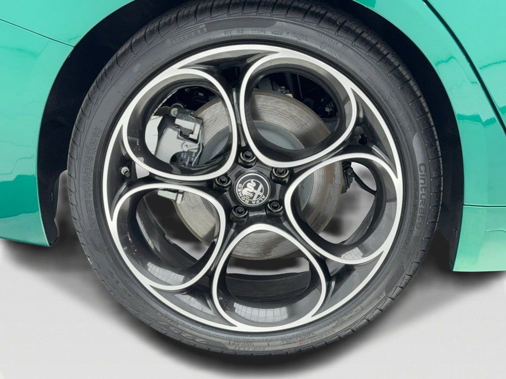 New 2025 Alfa Romeo Giulia Base image 49