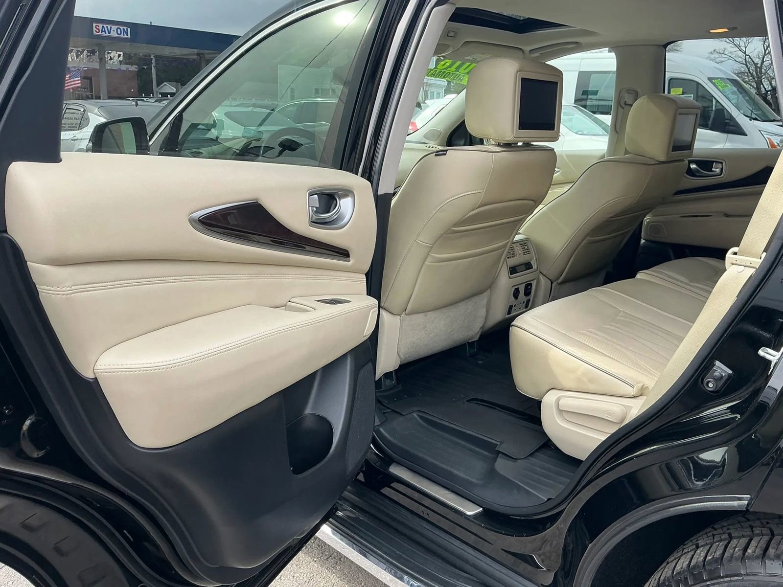 Used 2018 INFINITI QX60 Luxe w/ Deluxe Technology Package image 8