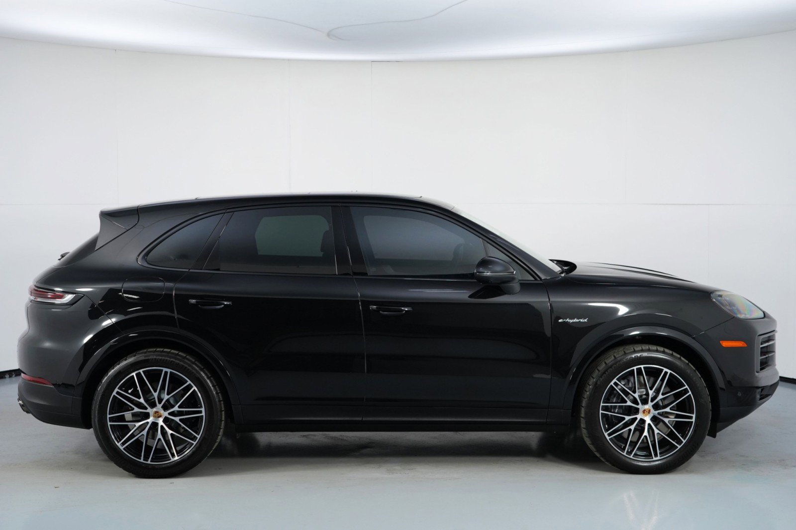 Used 2024 Porsche Cayenne image 56